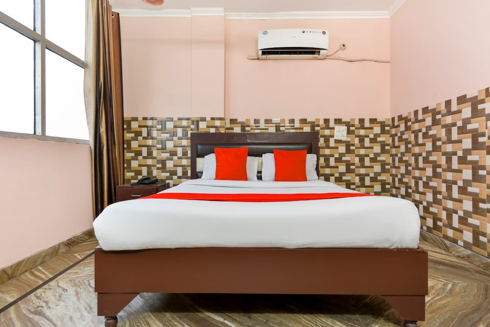 OYO 9740 Hotel Him Sagar, South Chandigarh, Chandigarh