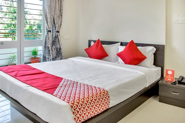 OYO Green Olives Apartments