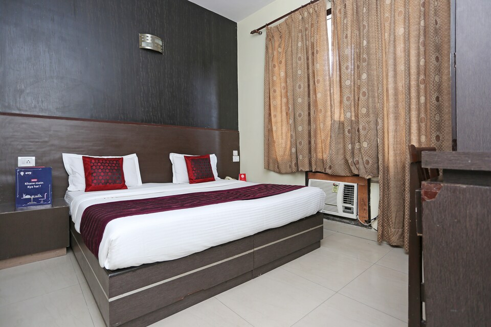 OYO 9601 Hotel Sunshine Residency Castle, Noida City Metro, Noida