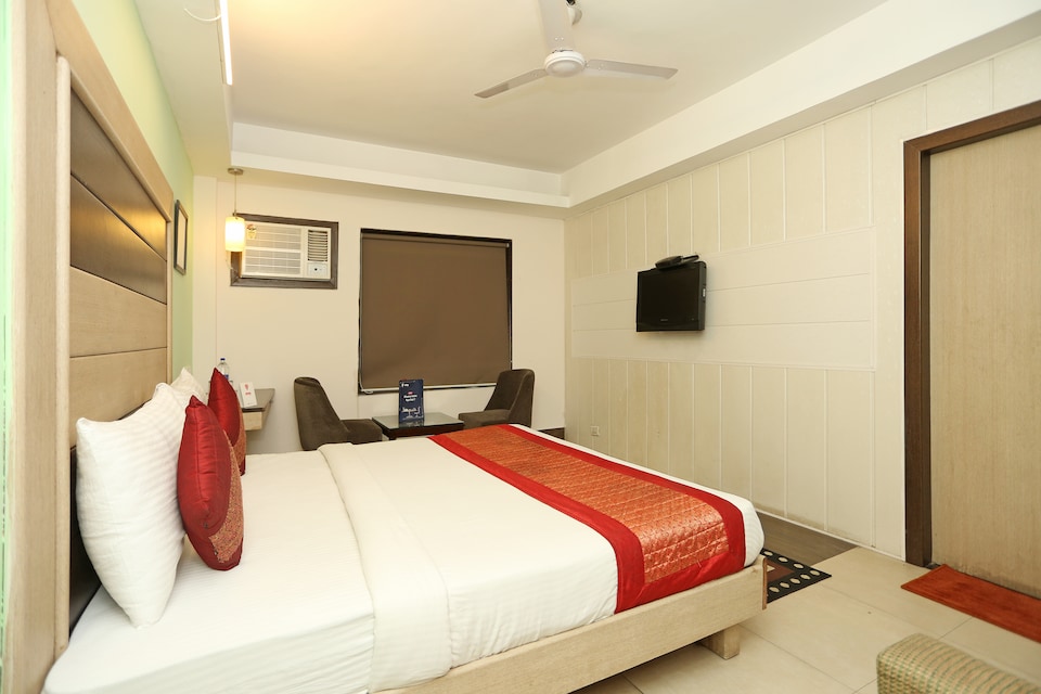 OYO Hotel Pacific Inn Near Appu Ghar, HUDA CENTRE 1, Gurgaon