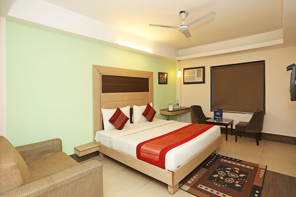 OYO Hotel Pacific Inn Near Appu Ghar, HUDA CENTRE 1, Gurgaon