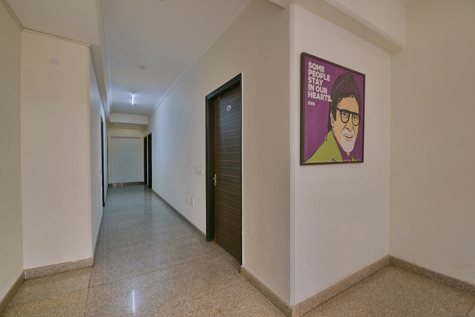 OYO Flagship 273 Noida Expressway SEZ, Noida Industrial Area Mamura, नोएडा