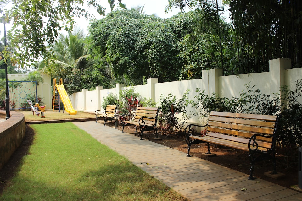 OYO Home 9714 Pool View 1 BHK, Siolim, Goa