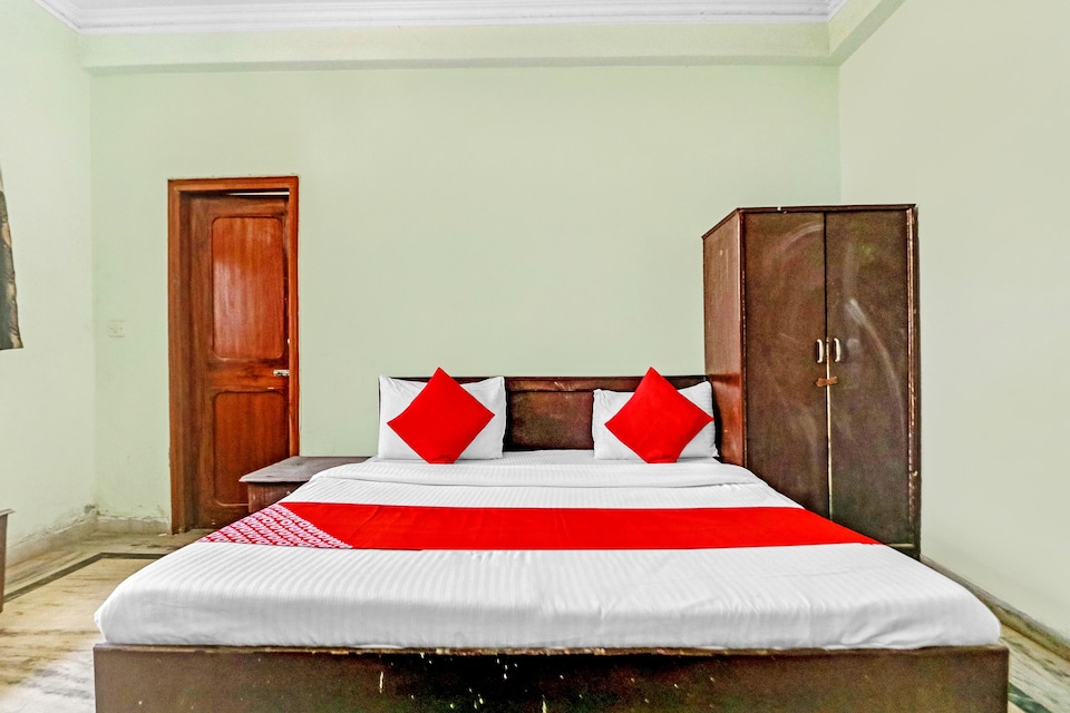 OYO Baikhunth Dham, Prem Mandir Vrindavan, Vrindavan