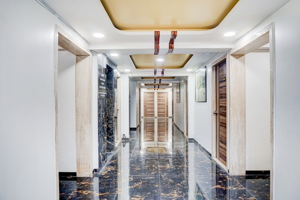 Super Townhouse Ambegaon Road Katraj Formerly White Castle, Swargate Pune, Pune