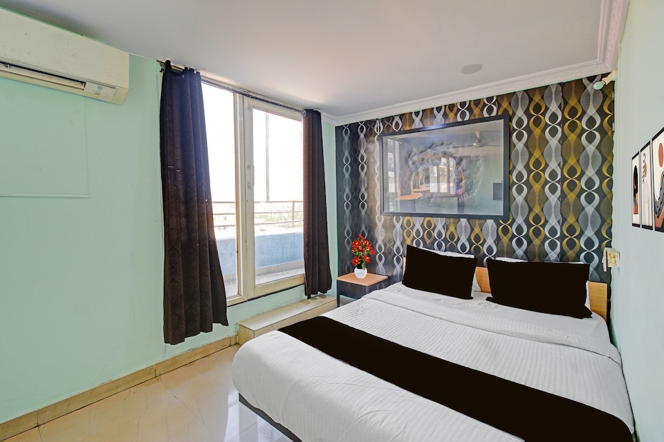 Hotel O Banjara Lake Hyderabad Formerly Lakeview Palace, Banjara Hills, Hyderabad