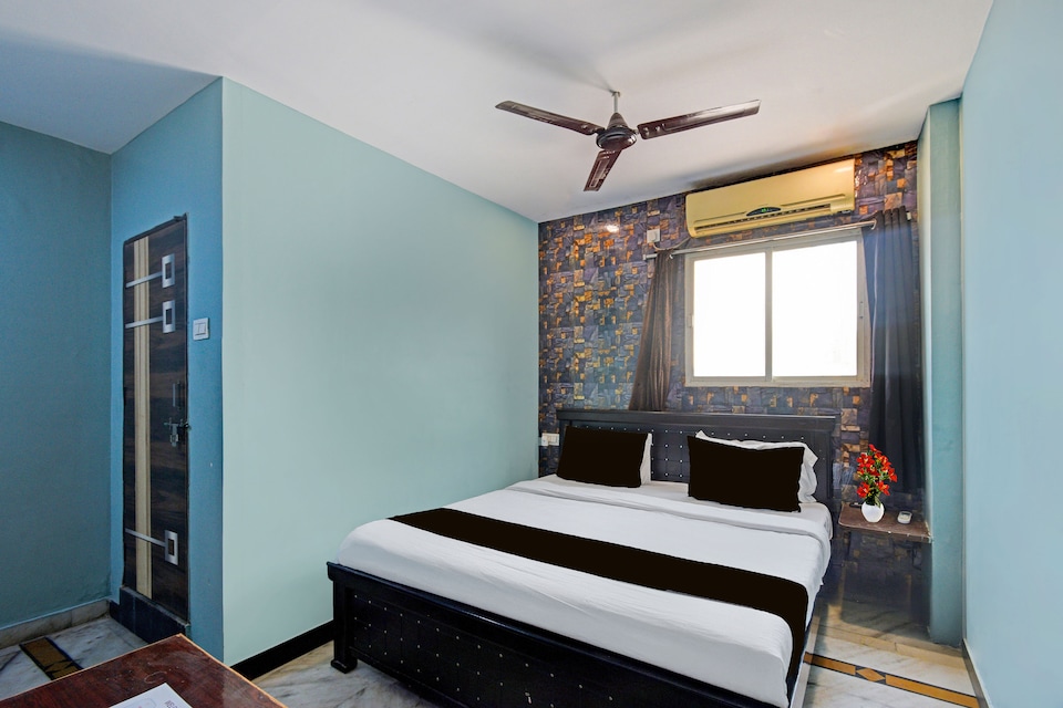 Hotel O Banjara Lake Hyderabad Formerly Lakeview Palace, Banjara Hills, Hyderabad