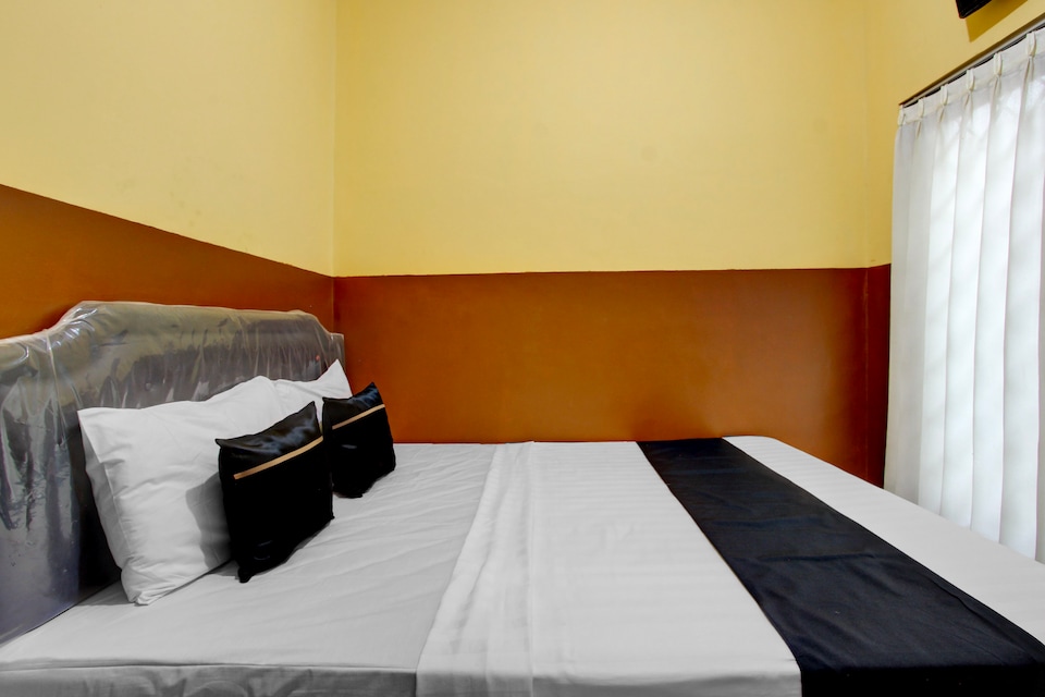 Hotel O near Ahmad Dahlan University formerly Endrayanti Inn, Umbulharjo, Yogyakarta