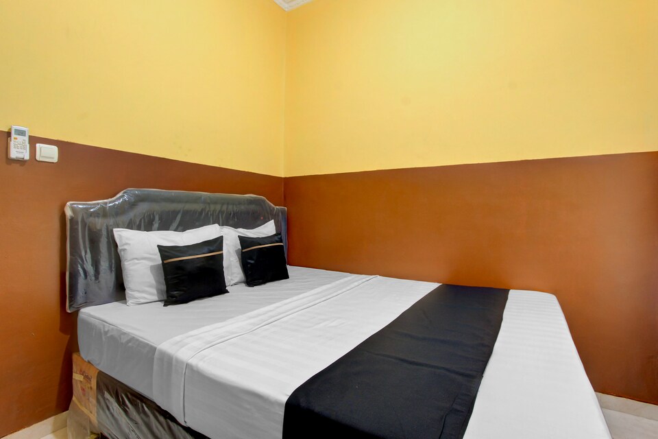 Hotel O near Ahmad Dahlan University formerly Endrayanti Inn, Umbulharjo, Yogyakarta