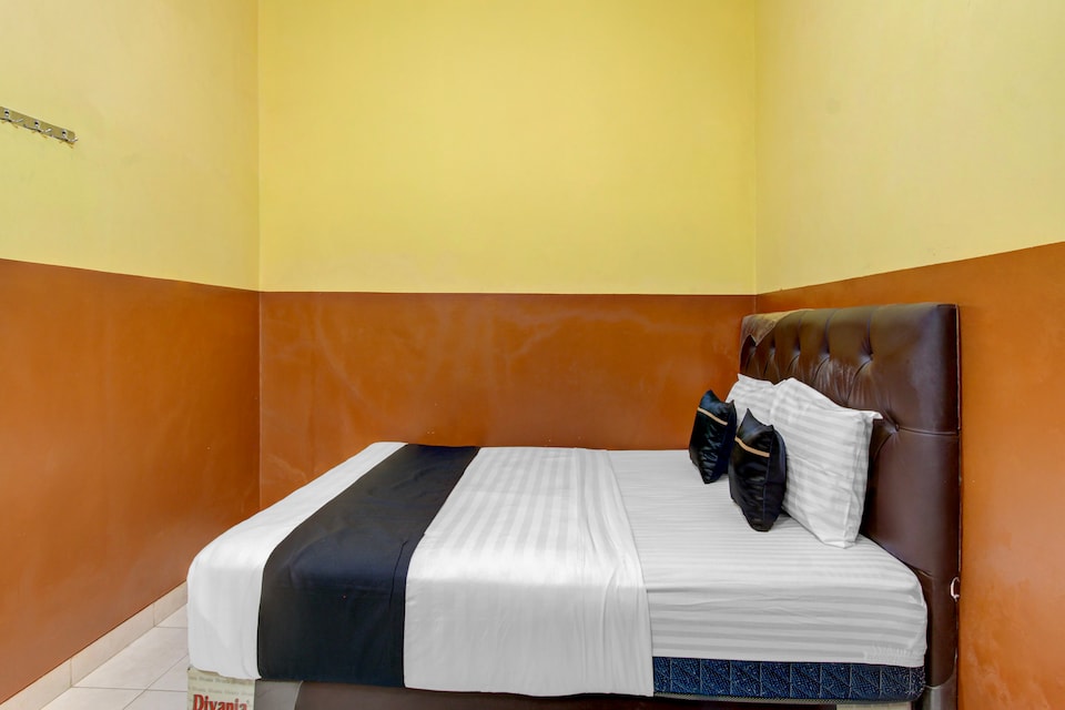 Hotel O near Ahmad Dahlan University formerly Endrayanti Inn, Umbulharjo, Yogyakarta