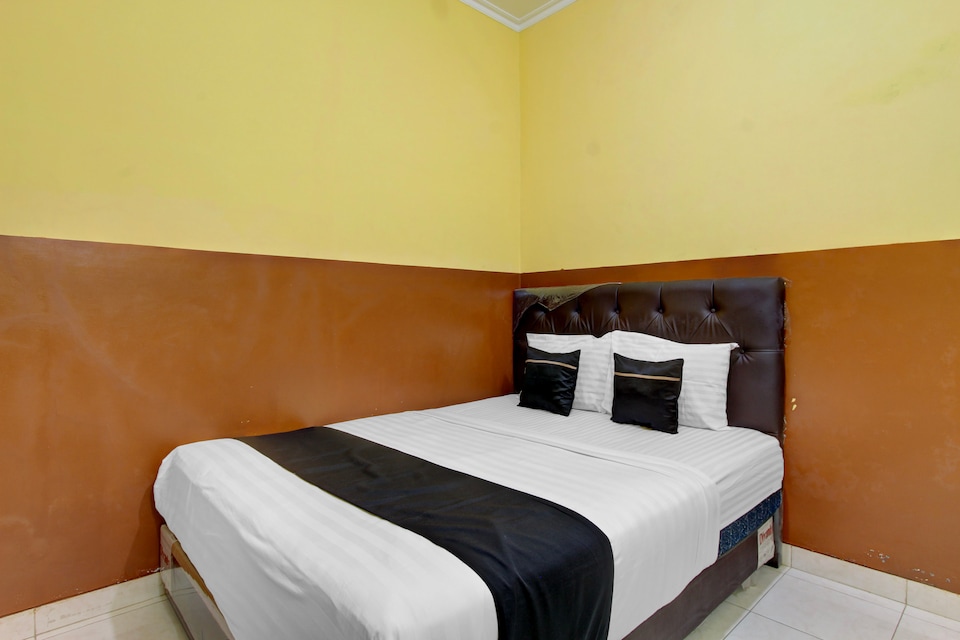 Hotel O near Ahmad Dahlan University formerly Endrayanti Inn, Umbulharjo, Yogyakarta