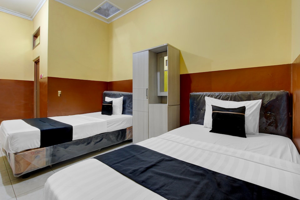 Hotel O near Ahmad Dahlan University formerly Endrayanti Inn, Umbulharjo, Yogyakarta