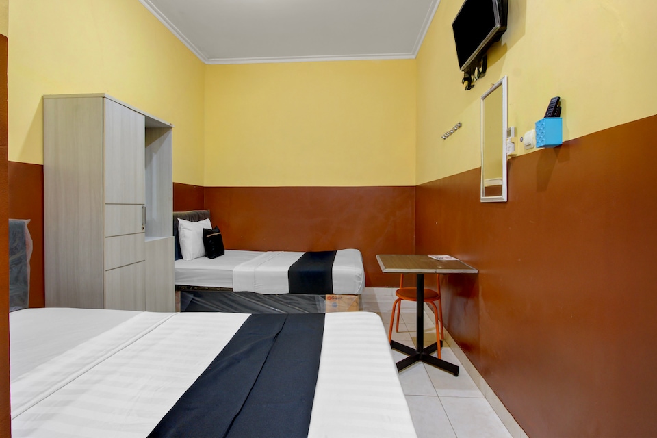 Hotel O near Ahmad Dahlan University formerly Endrayanti Inn, Umbulharjo, Yogyakarta