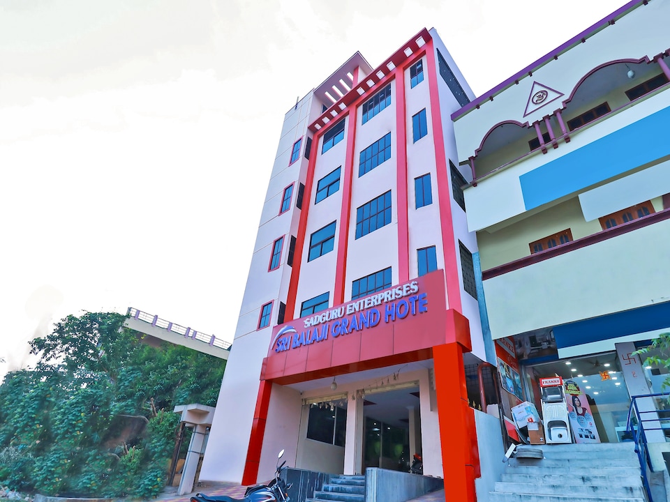 Collection O 83924 Sri Balaji Grand Hotel Sadguru Enterprises, LB Nagar-Ramoji, Hyderabad