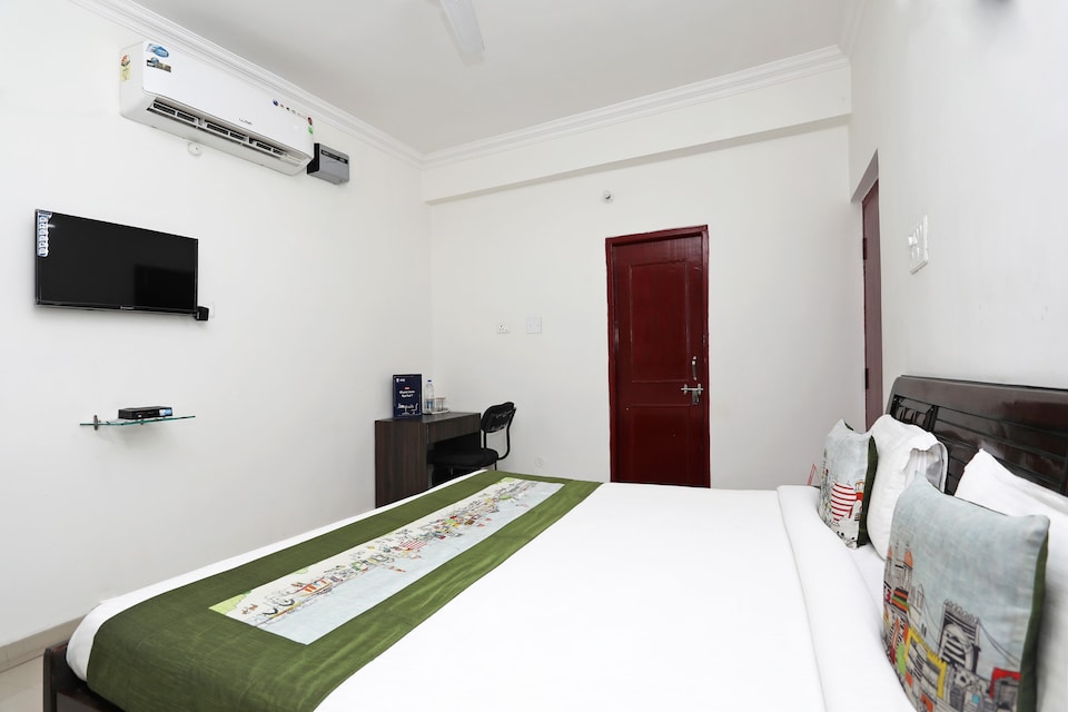 OYO 9770 Hotel Urban Comfort, Bailey Road, Patna