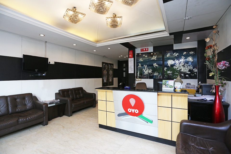 OYO 13052 Hotel Conclave Inn, Kalkaji Delhi, Delhi