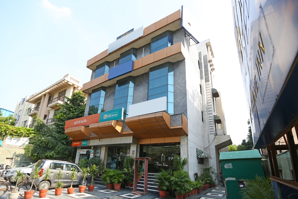 OYO 13052 Hotel Conclave Inn, Kalkaji Delhi, Delhi