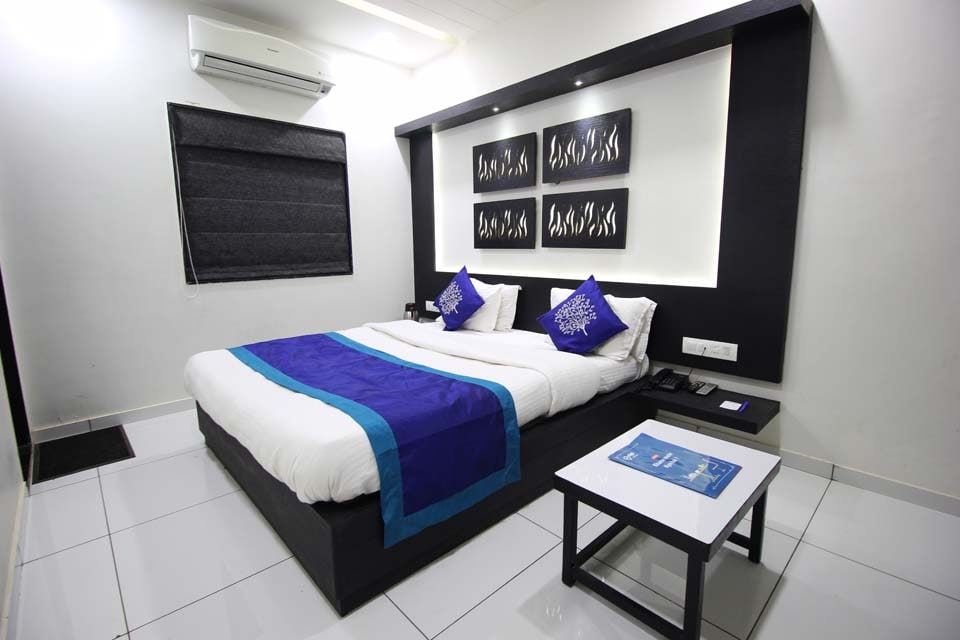 Paramount Inn Token OYO 1319 Hotel Paramount Inn, OYO Rooms राजकोट, Book @ ₹1095 - OYO