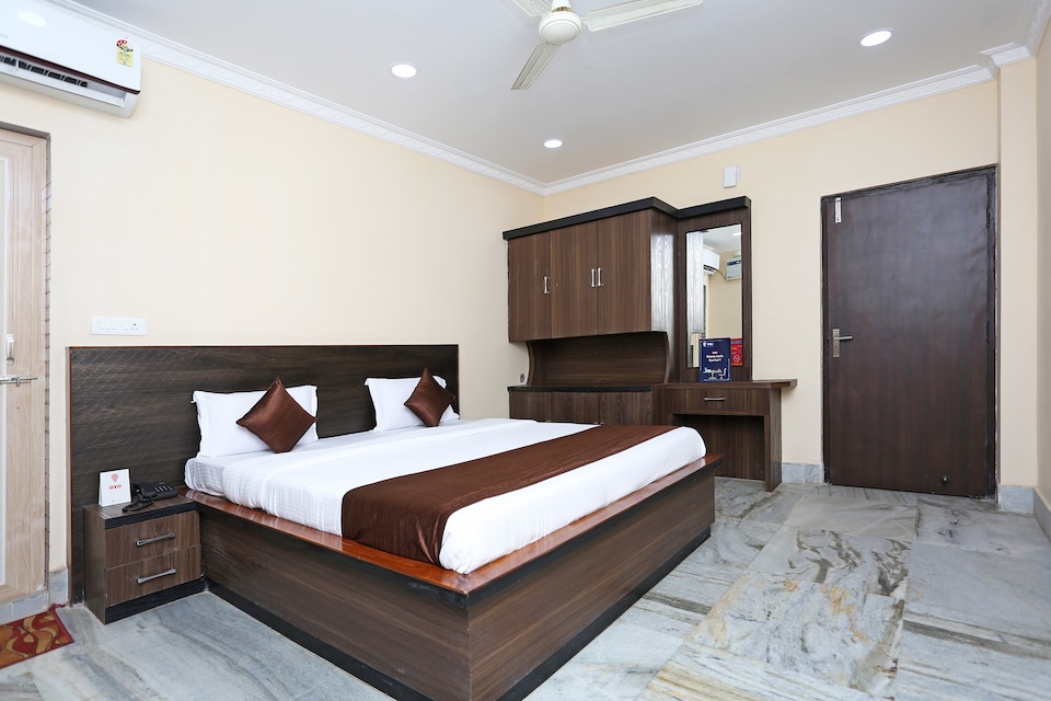 OYO 9608 Parbati Guest House, Jaidev Vihar, Bhubaneswar