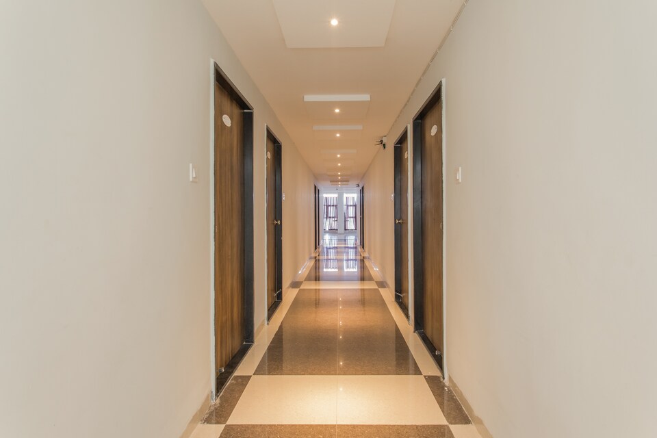 OYO 9719 Hotel Relax Inn, Dewas City, Dewas