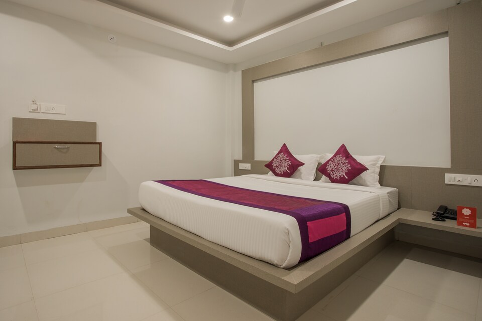 OYO 9719 Hotel Relax Inn, Dewas City, Dewas