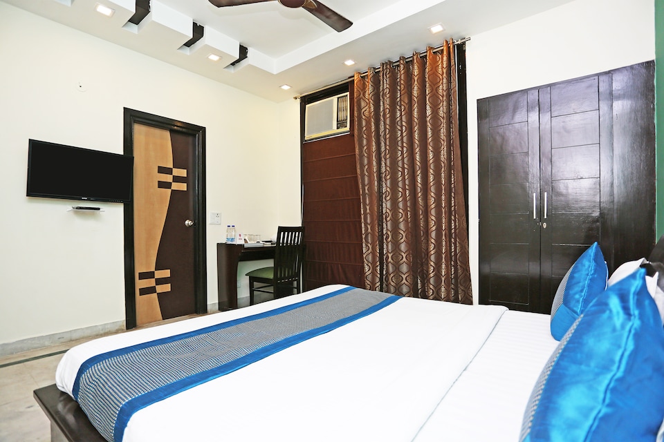 OYO 9720 Home Stay Virat Residency, Kalkaji Delhi, Delhi
