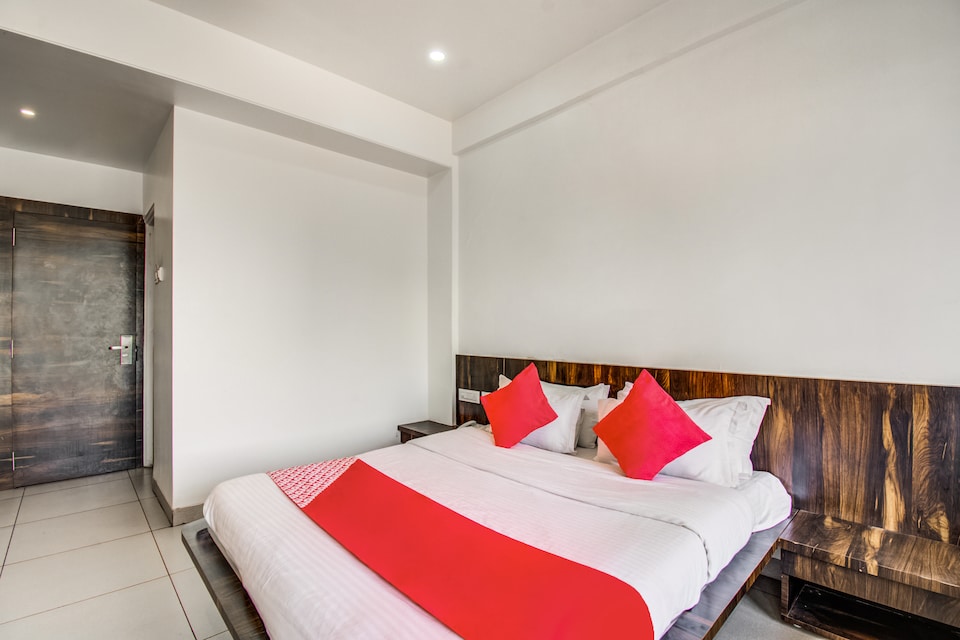 OYO 9938 Hotel Venkateshwara, Jalna Road, Aurangabad