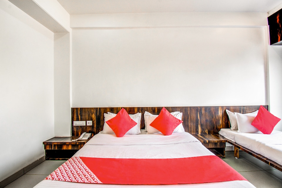 OYO 9938 Hotel Venkateshwara, Jalna Road, Aurangabad