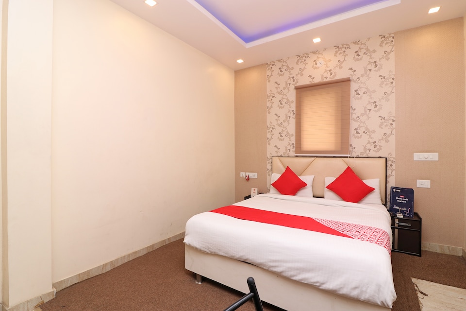 OYO O'live Inn Near Munshi Pulia Metro Station, New High Court Lucknow, Lucknow