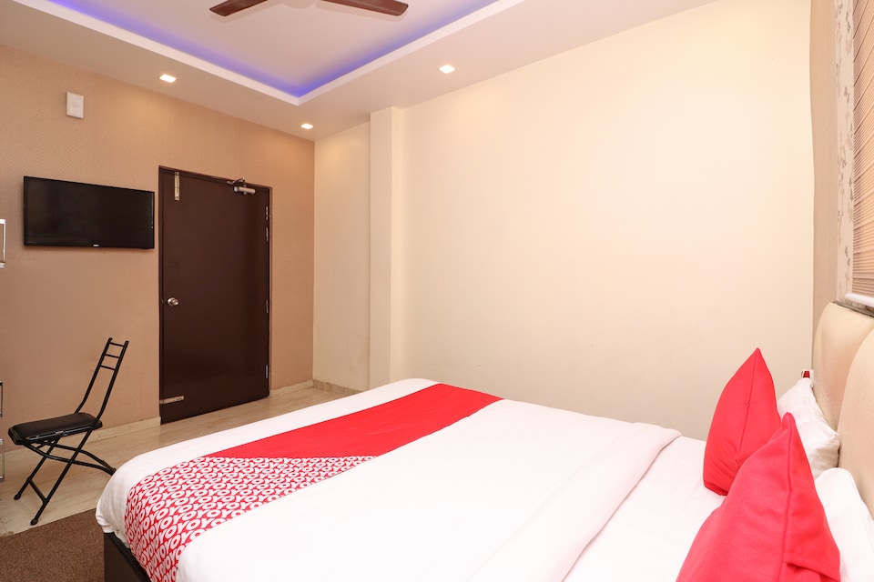 OYO O'live Inn Near Munshi Pulia Metro Station, New High Court Lucknow, Lucknow