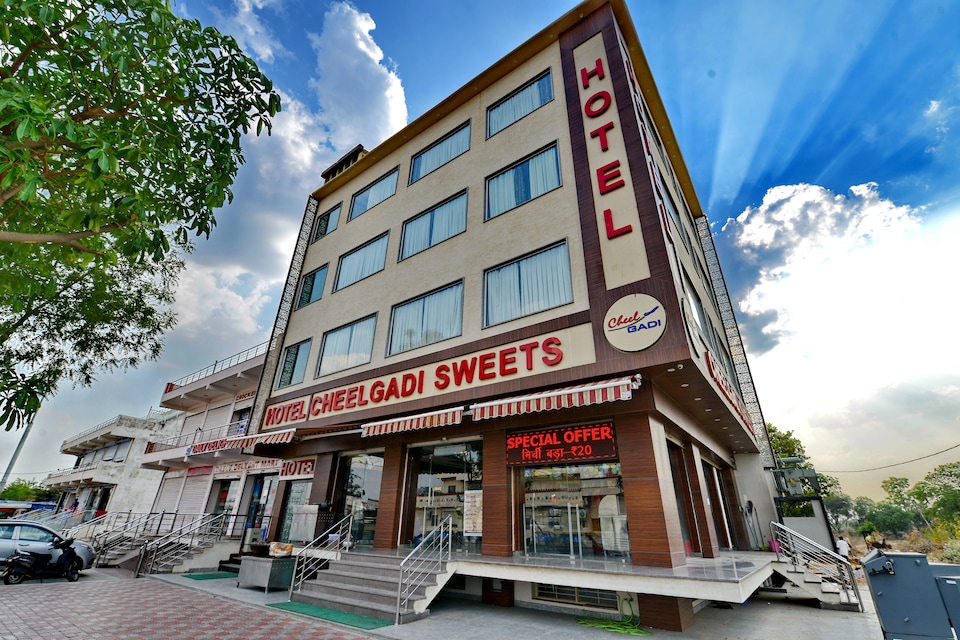 OYO 9753 Hotel Cheelgadi, Jaipur Airport, Jaipur