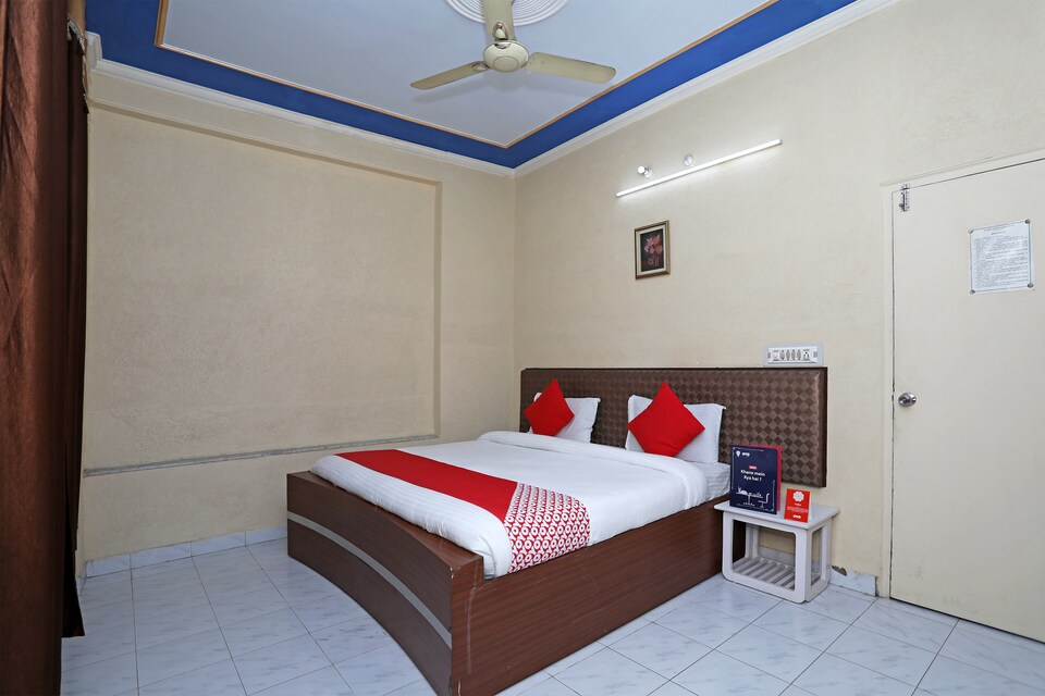 OYO 10444 Vasundhra INN, Civil Lines Bareilly, Bareilly