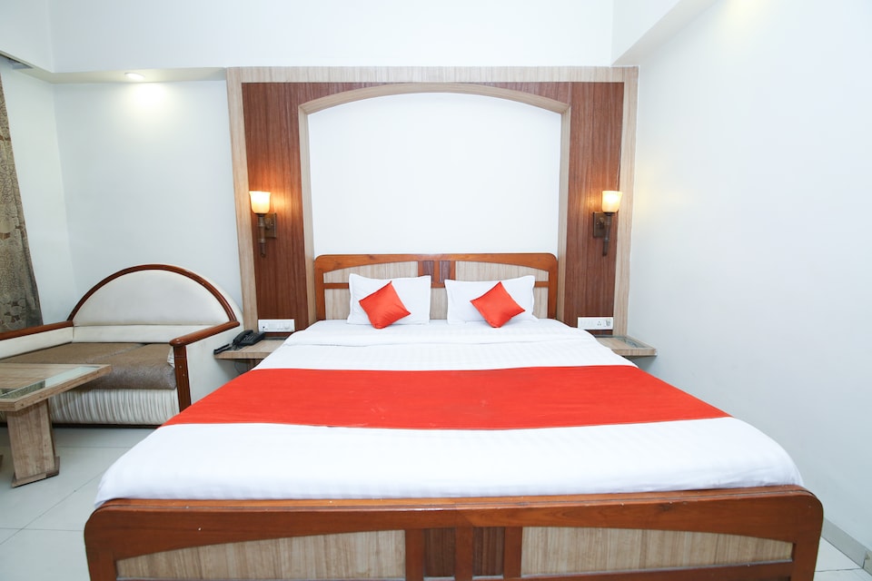 Capital O 10415 Hotel Prestige Princess, Vijay Nagar - Jabalpur, Jabalpur