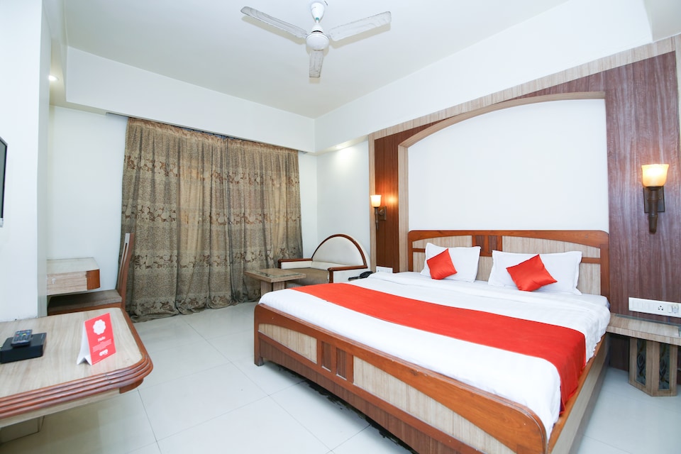 Capital O 10415 Hotel Prestige Princess, Vijay Nagar - Jabalpur, Jabalpur