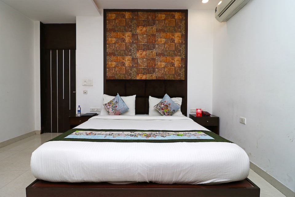 Capital O 9841 The Vivir 1, Noida City, Noida