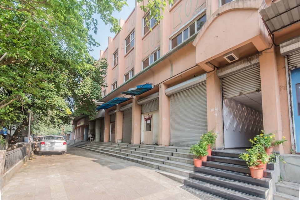 Hotel O Divine Residency Near Phoenix Marketcity, Mumbai International Airport, Mumbai