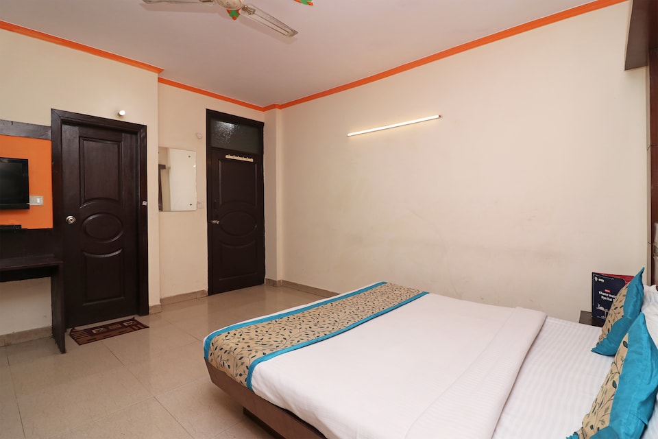 Hotel O Aura Palace Deluxe, Paharganj Delhi, Delhi