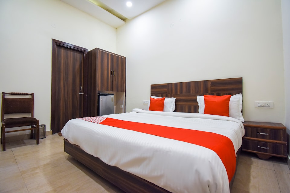 OYO 9727 Hotel Welcome Inn 2, Ranjit Avenue Amritsar, Amritsar