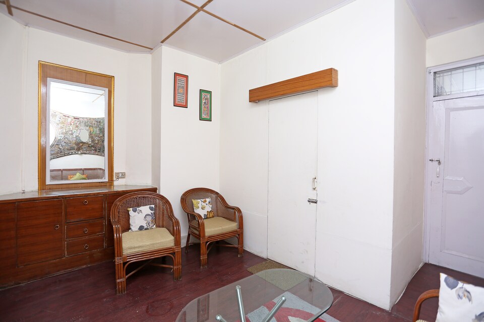 OYO Home 9730 2 BHK Lake view Mall road, Mall Road Nainital, Nainital