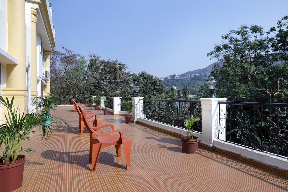 OYO 9806 Hotel Arvi, Khandala Lonavala, Lonavala