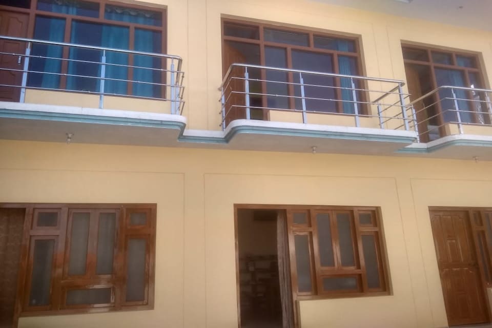 OYO Holiday Inn, Munsyari City, Munsyari