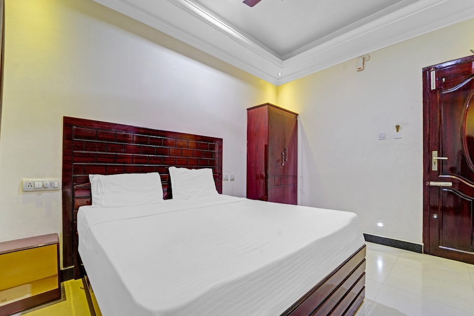 Hotel O Suganthi Residency, Trichy, Trichy