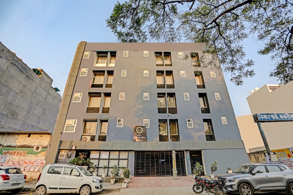 Capital O 83949 Karan International, Dwarka Delhi, Delhi