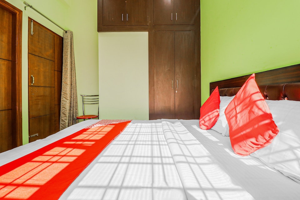 Flagship 83951 Shanti Homestay, Dehradun ISBT, Dehradun