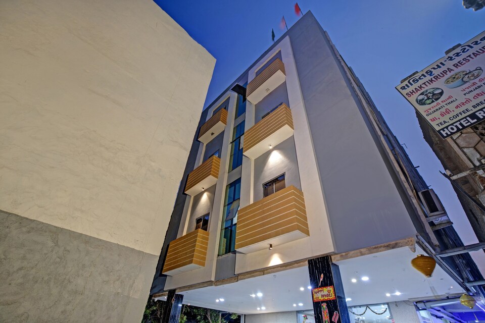 OYO Townhouse 83965 Richa's Hotel, Alkapuri Vadodara, Vadodara