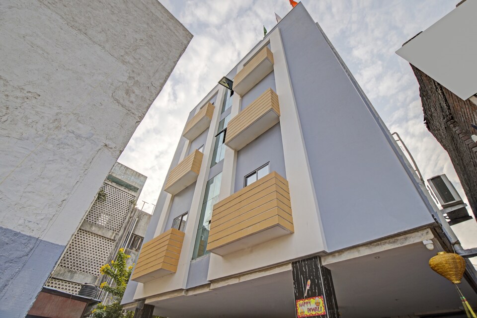 OYO Townhouse 83965 Richa's Hotel, Alkapuri Vadodara, Vadodara