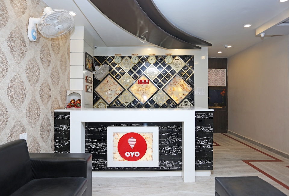 OYO 10338 Hotel Aadesh Palace, Godowlia, Varanasi