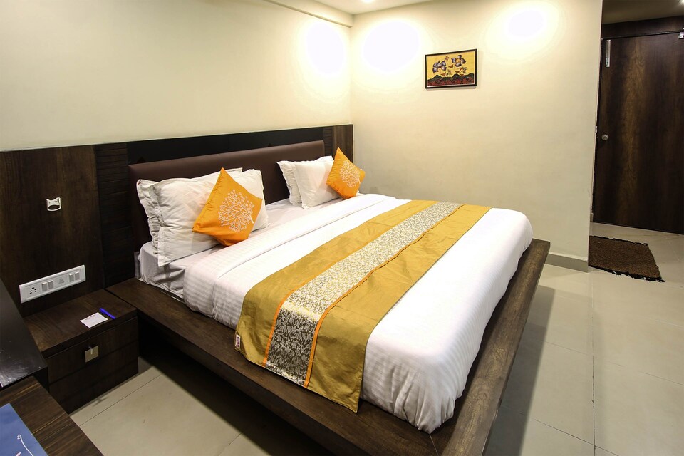 Flagship 1330 Hotel Globalinn, Ashram Road Ahmedabad, Ahmedabad