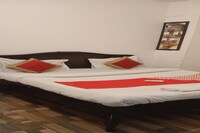 OYO Home Singh Home Near Lotus Temple