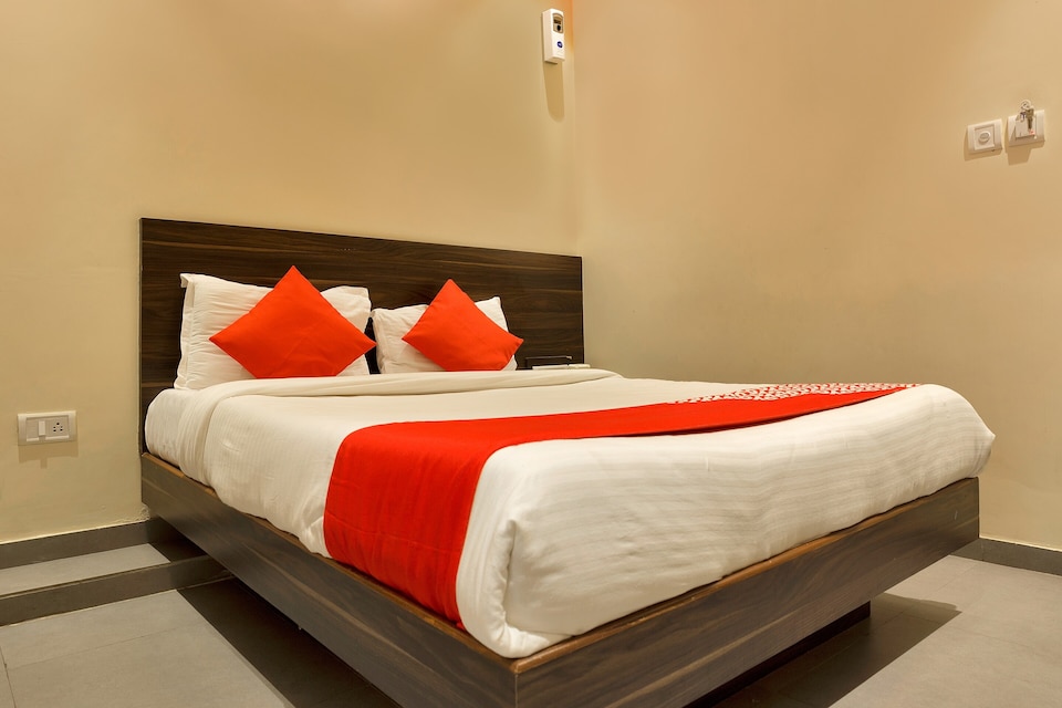 OYO 9957 Hotel Terminus Square, Mumbai Wadala-Chembur-Mankhurd, Mumbai
